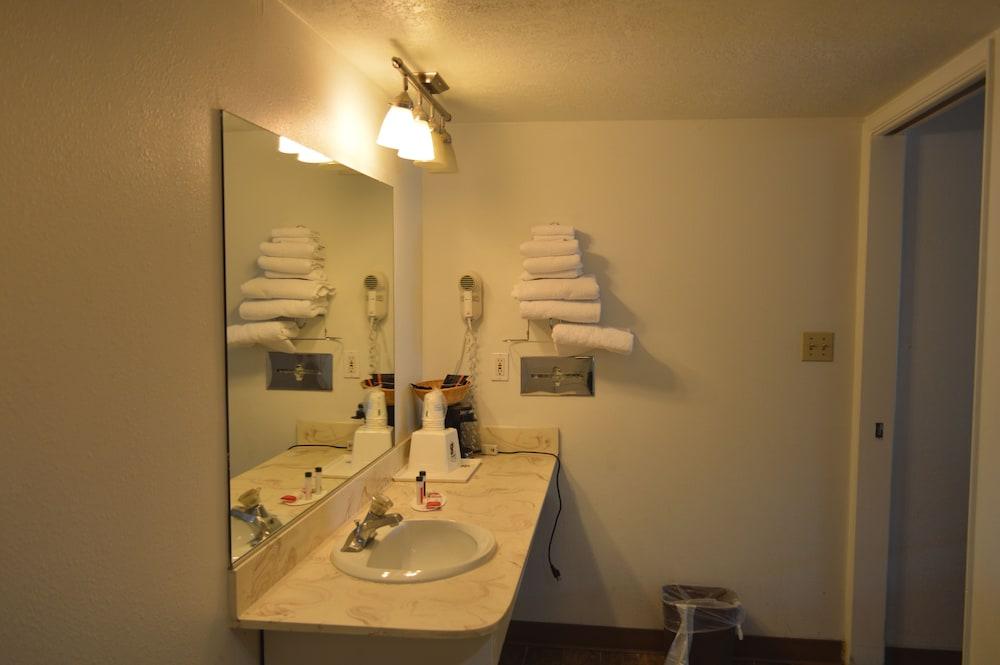 Super 8 By Wyndham St. George Ut Motel Exterior photo